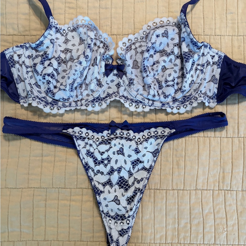 39 - FINAL OFFER! Victoria's Secret Very Sexy Lace Bra & Panty Set - 34DD M